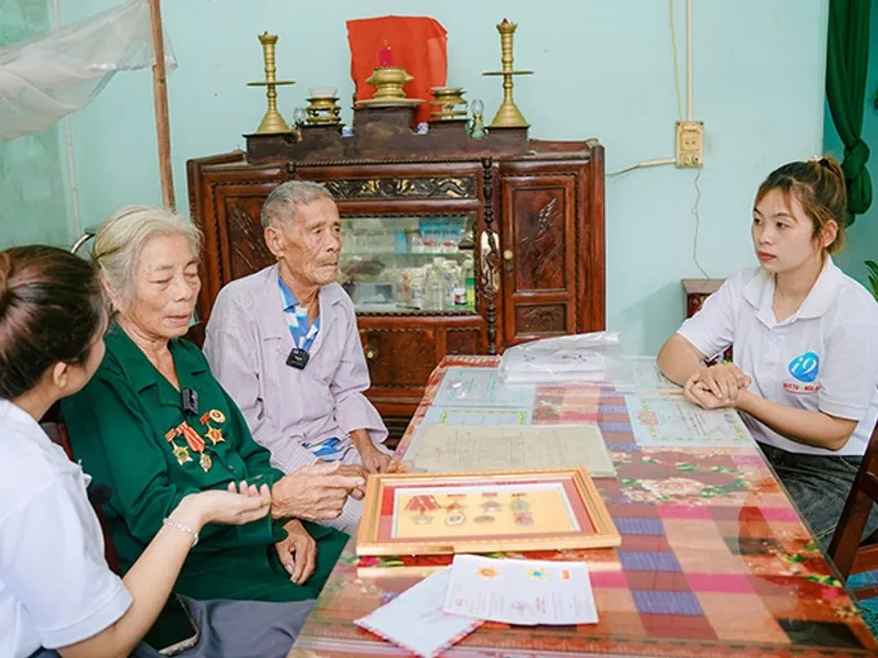 Hình ảnh minh họa các vật dụng cần chuẩn bị trước khi đăng ký HM88 Bet: điện thoại, giấy tờ